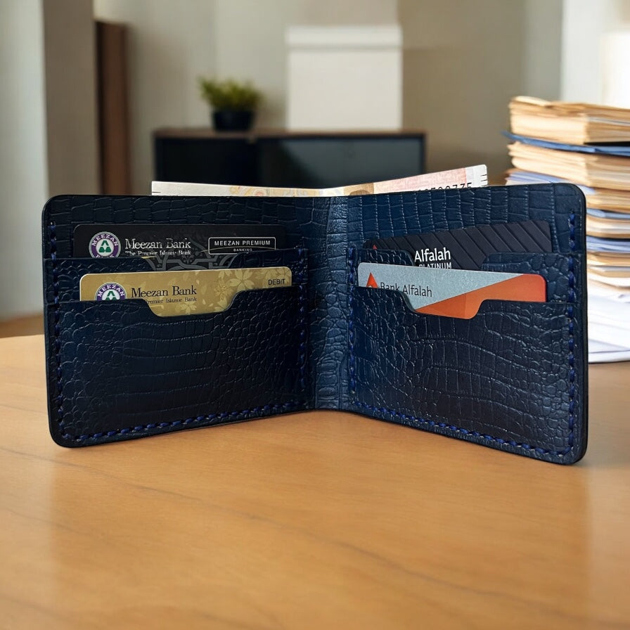 The ALLIGATORS : A BLUE LEATHER BIFOLD WALLET VOL-01